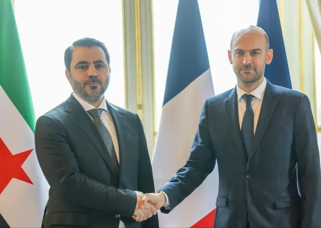 لقاء وزير الخارجية السيد أسعد الشيباني مع نظيره الفرنسي السيد جان نويل بارو في باريس