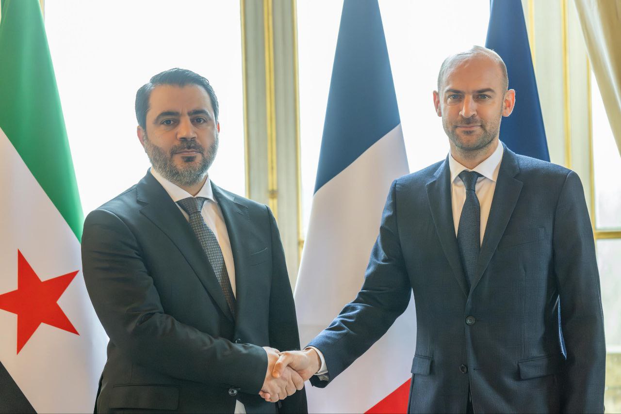 لقاء وزير الخارجية السيد أسعد الشيباني مع نظيره الفرنسي السيد جان نويل بارو في باريس