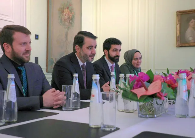 لقاء وفد الخارجية السورية برئاسة وزير الخارجية السيد أسعد الشيباني مع  نائب وزير الدولة في وزارة الداخلية الاتحادية الألمانية 