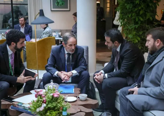 لقاء وزير الخارجية السيد أسعد الشيباني السيد روبرت بيتيت رئيس الالية الدولية المستقلة و المحايدة (IIIM) 