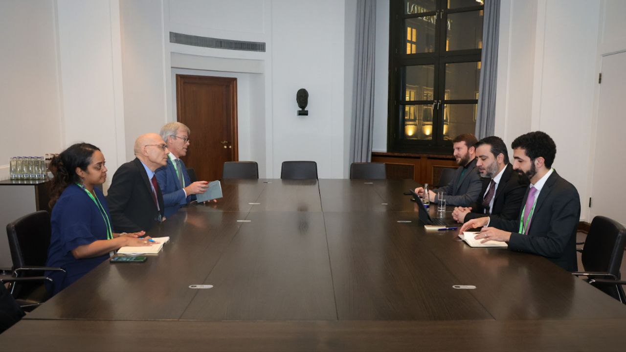 وفد الخارجية السورية برئاسة وزير الخارجية السيد أسعد الشيباني يجتمع مع المفوض السامي للأمم المتحدة لحقوق الإنسان 
