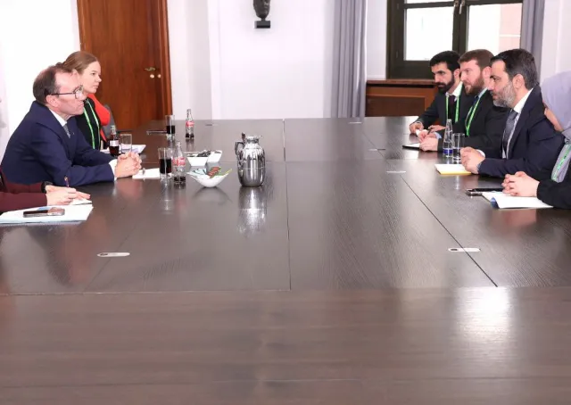 وزير الخارجية السيد أسعد الشيباني يلتقي السيد إسبن بارث إيدي وزير الخارجية النرويجي 