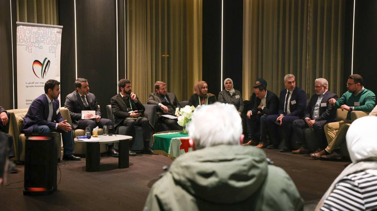 وزير الخارجية والمغتربين السيد أسعد الشيباني يلتقي مع وفد من الجالية السورية في ألمانيا