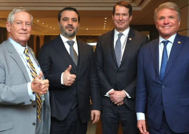 وزير الخارجية والمغتربين السيد أسعد الشيباني يلتقي بكل من السيناتور جو ويلسون والسيناتور سيث مولوتون والسيناتور مايكل ماكول 