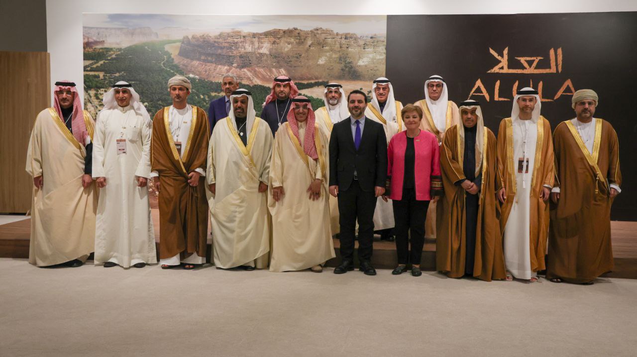 شارك اليوم الأحد وزير الخارجية السيد أسعد الشيباني في مؤتمر العلا لاقتصادات الأسواق الناشئة المقام في مدينة العلا بالمملكة العربية السعودية