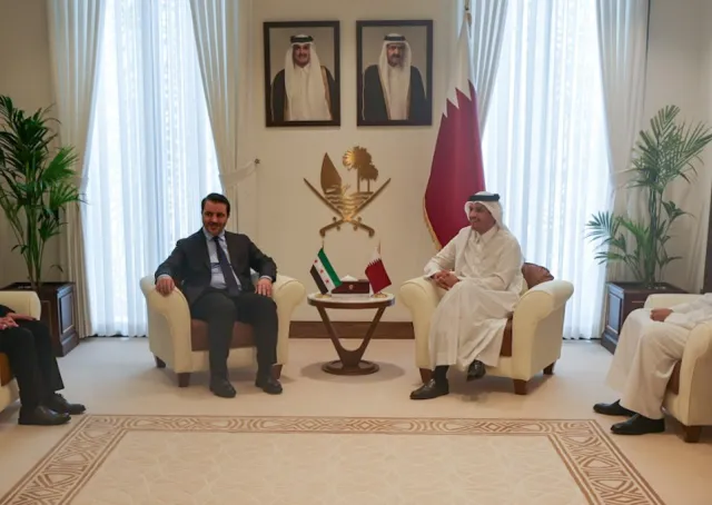 لقاء وزير الخارجية والمغتربين السيد أسعد الشيباني مع معالي الشيخ محمد بن عبد الرحمن بن جاسم آل ثاني 