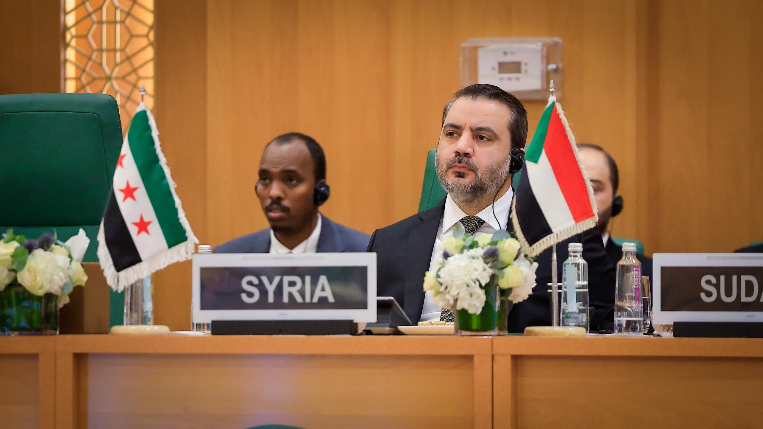  The Minister of Foreign Affairs and Expatriates takes part in the Organization of Islamic Cooperation Extraordinary Ministerial Meeting at Jeddah