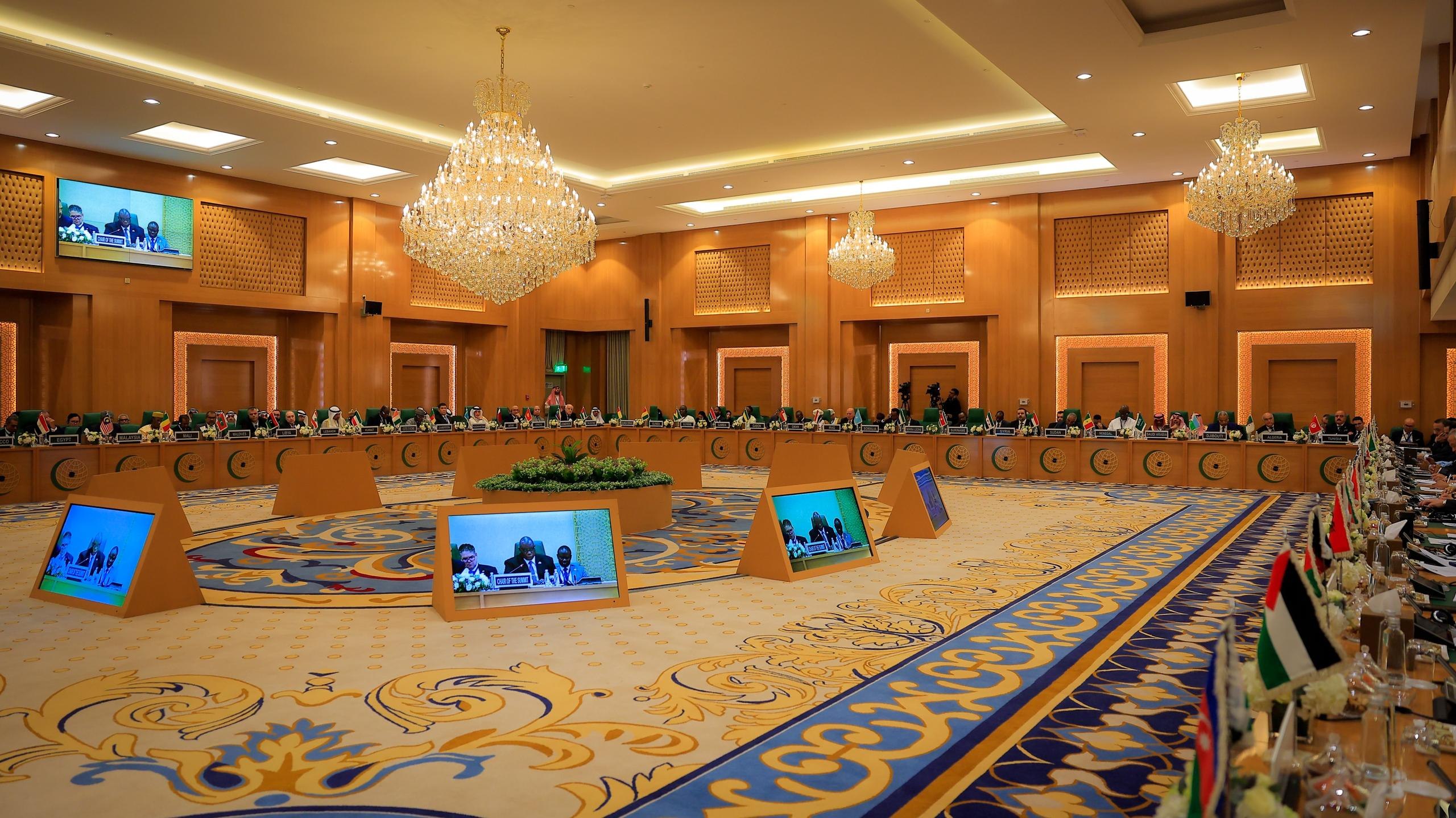  The Minister of Foreign Affairs and Expatriates takes part in the Organization of Islamic Cooperation Extraordinary Ministerial Meeting at Jeddah