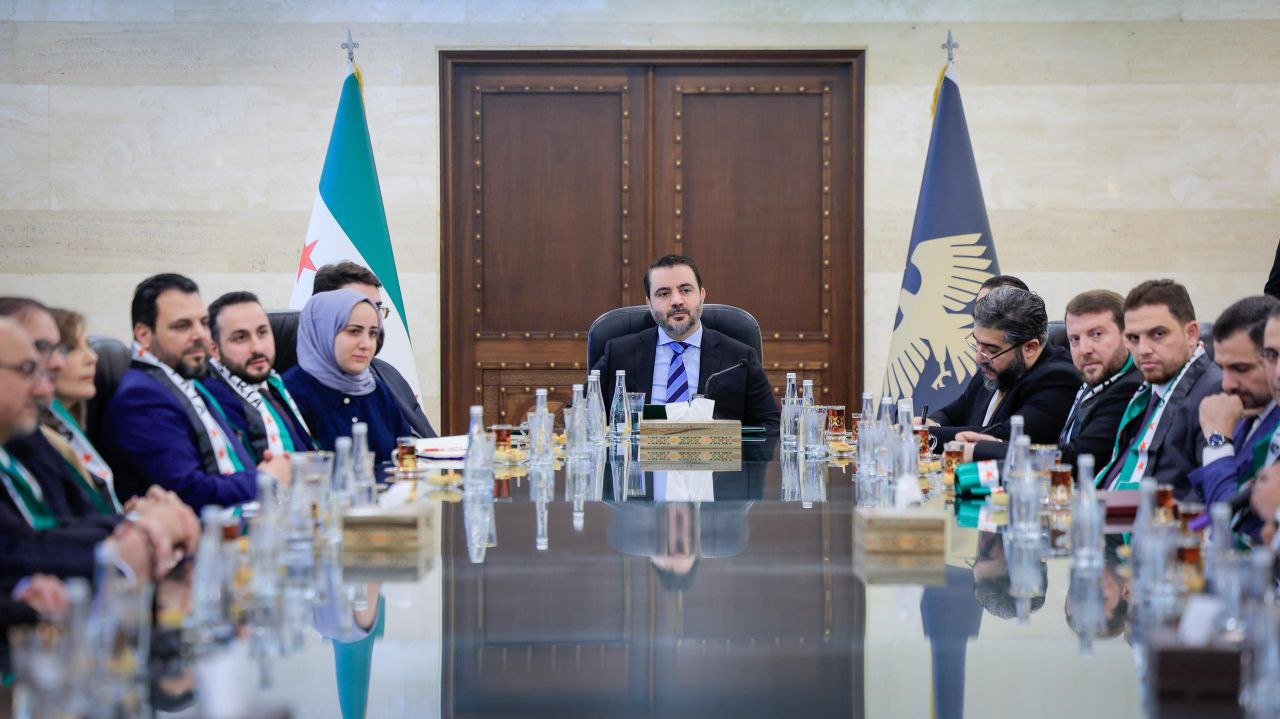 Foreign Minister  al-Shaibani Meets with Diplomats Who Defected from The Former Regime and Signs  Decision to Reinstate Them to The Staff of the Ministry of Foreign Affairs and Expatriates