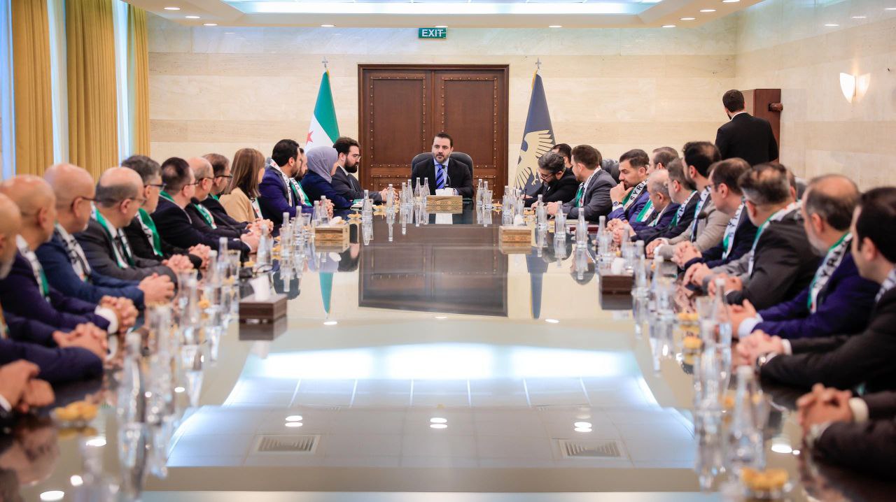 Foreign Minister  al-Shaibani Meets with Diplomats Who Defected from The Former Regime and Signs  Decision to Reinstate Them to The Staff of the Ministry of Foreign Affairs and Expatriates