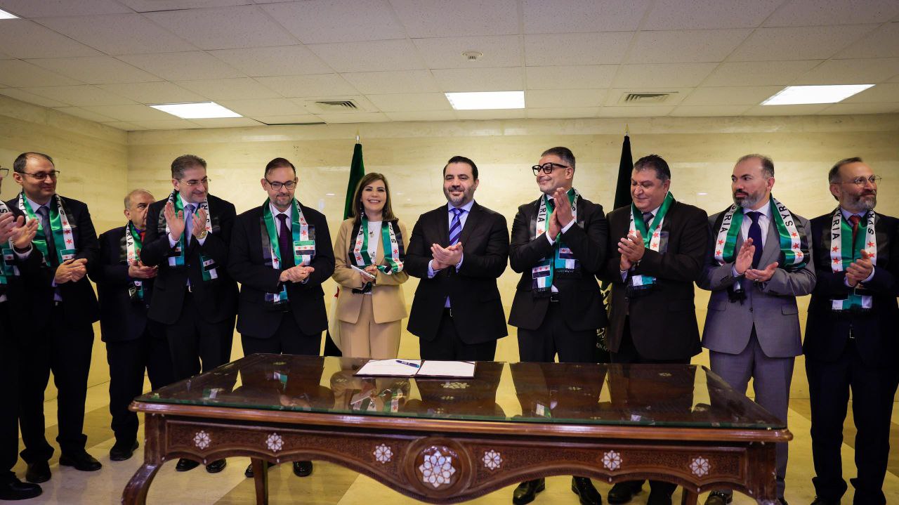 Foreign Minister  al-Shaibani Meets with Diplomats Who Defected from The Former Regime and Signs  Decision to Reinstate Them to The Staff of the Ministry of Foreign Affairs and Expatriates