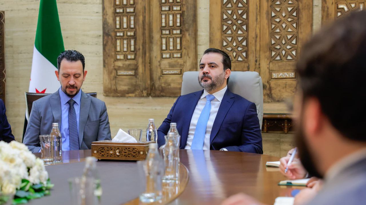 استقبل وزير الخارجية والمغتربين السيد أسعد حسن الشيباني في العاصمة دمشق رئيس معهد الشرق الأوسط السيد ستيوارت جونز