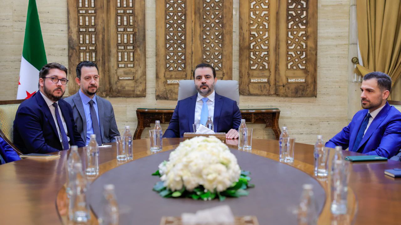 استقبل وزير الخارجية والمغتربين السيد أسعد حسن الشيباني في العاصمة دمشق رئيس معهد الشرق الأوسط السيد ستيوارت جونز