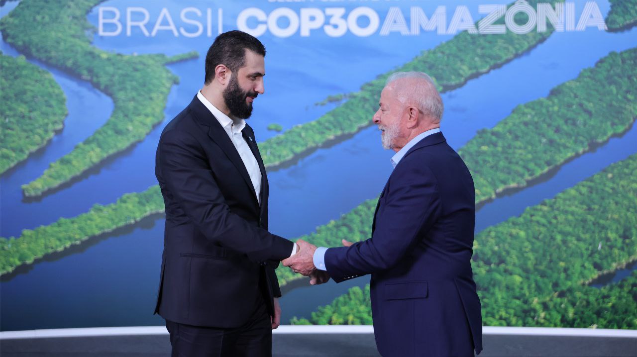 وصل السيد الرئيس أحمد الشرع، على رأس وفدٍ حكوميٍّ ضمّ وزير الخارجية والمغتربين السيد أسعد الشيباني، ووزير الإدارة المحلية والبيئة السيد محمد عنجراني، إلى مدينة بيليم في جمهورية البرازيل الاتحادية