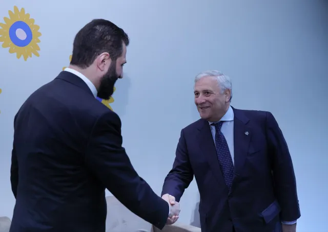 اجتمع السيد الرئيس أحمد الشرع مع نائب رئيس الوزراء الإيطالي وزير الخارجية أنطونيو تاجاني، بحضور وزير الخارجية والمغتربين السيد أسعد الشيباني