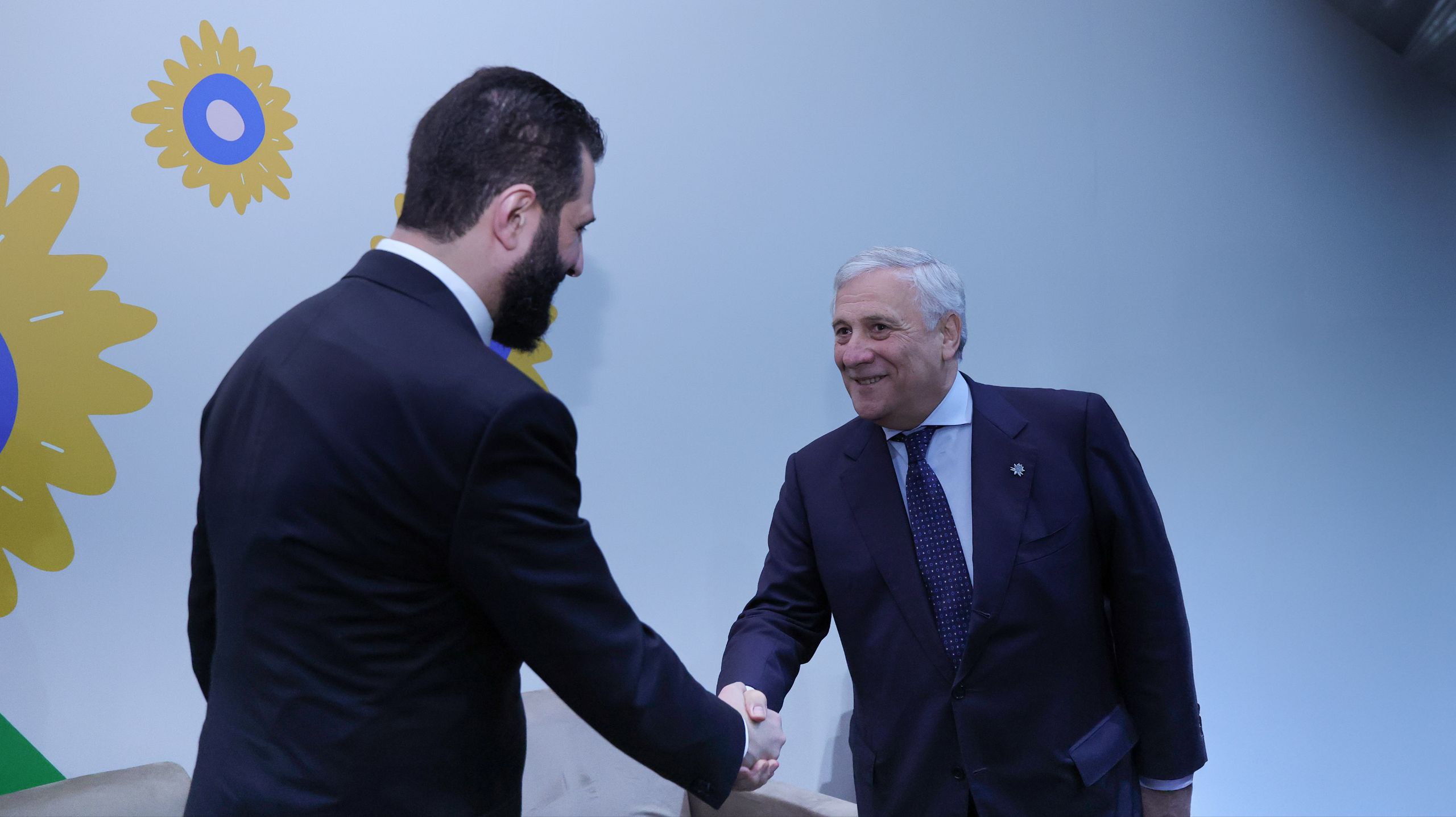 اجتمع السيد الرئيس أحمد الشرع مع نائب رئيس الوزراء الإيطالي وزير الخارجية أنطونيو تاجاني، بحضور وزير الخارجية والمغتربين السيد أسعد الشيباني