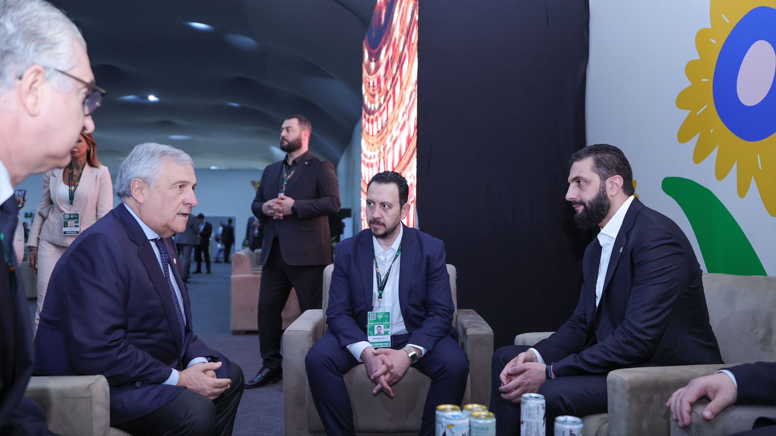 اجتمع السيد الرئيس أحمد الشرع مع نائب رئيس الوزراء الإيطالي وزير الخارجية أنطونيو تاجاني، بحضور وزير الخارجية والمغتربين السيد أسعد الشيباني