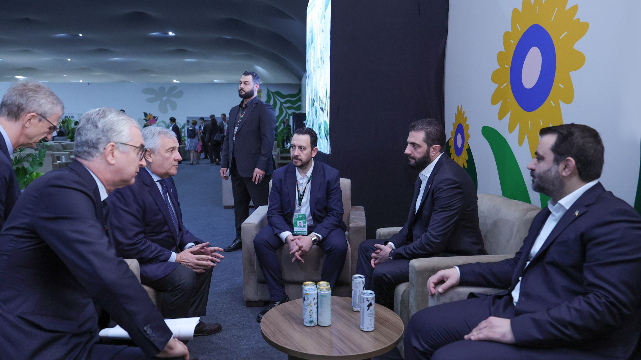 اجتمع السيد الرئيس أحمد الشرع مع نائب رئيس الوزراء الإيطالي وزير الخارجية أنطونيو تاجاني، بحضور وزير الخارجية والمغتربين السيد أسعد الشيباني