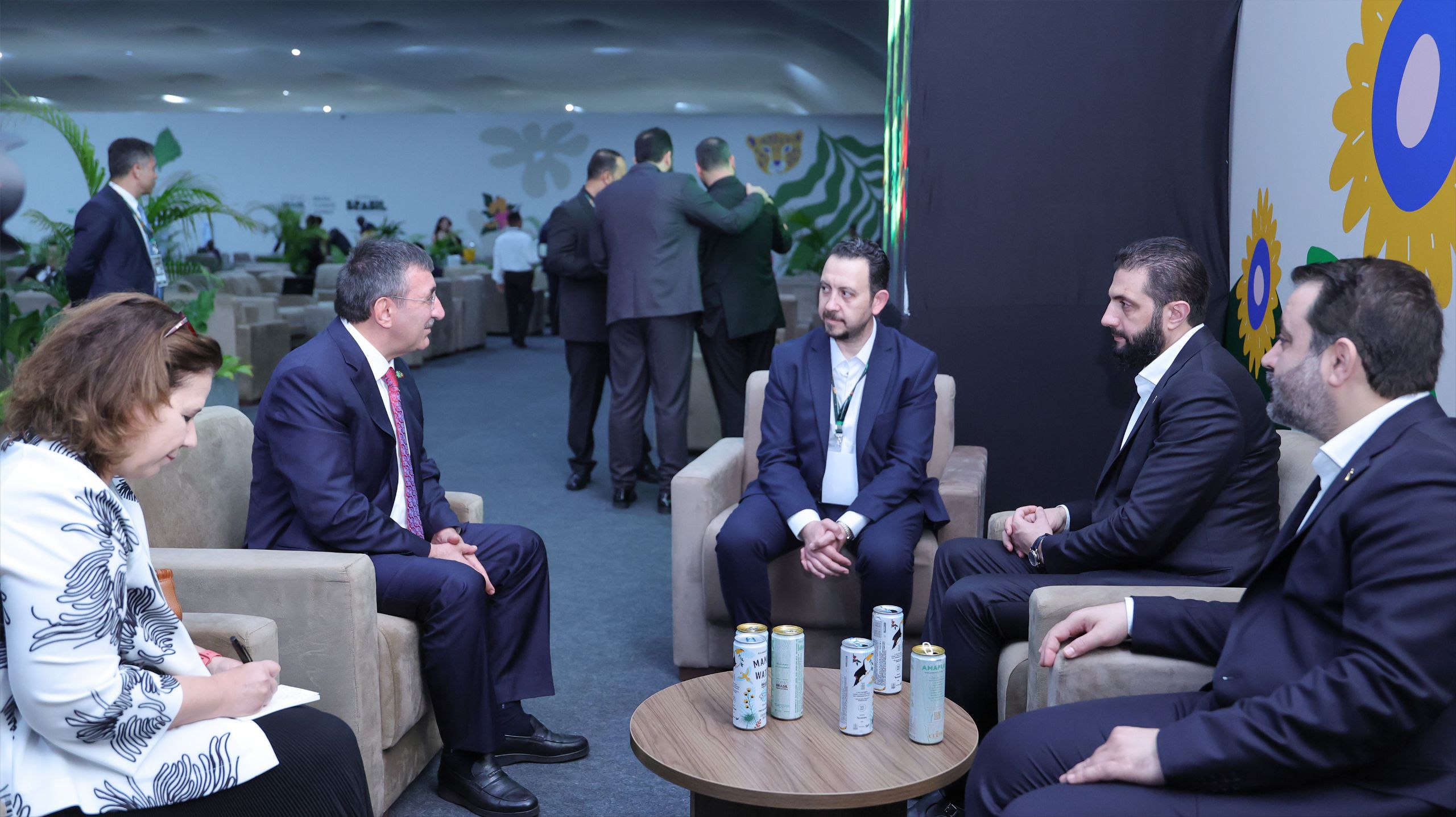 التقى السيد الرئيس أحمد الشرع، مع نائب رئيس الجمهورية التركية السيد جودت يلماز، بحضور وزير الخارجية والمغتربين السيد أسعد الشيباني