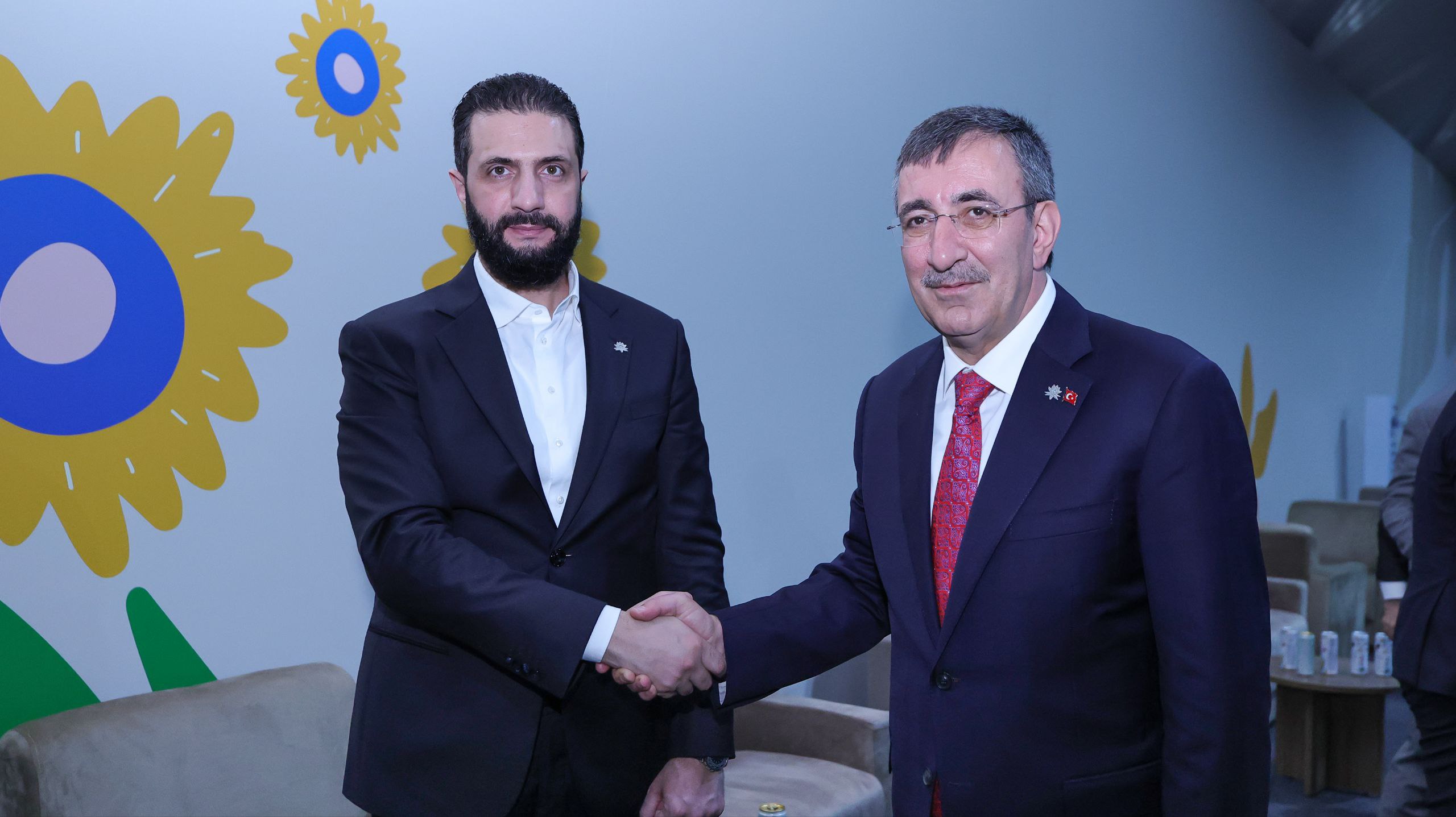 التقى السيد الرئيس أحمد الشرع، مع نائب رئيس الجمهورية التركية السيد جودت يلماز، بحضور وزير الخارجية والمغتربين السيد أسعد الشيباني