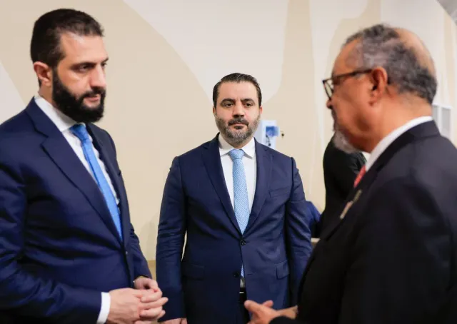 السيد الرئيس أحمد الشرع يلتقي المدير العام لمنظمة الصحة العالمية الدكتور تيدروس أدهانوم، وذلك بحضور وزير الخارجية والمغتربين السيد أسعد حسن الشيباني