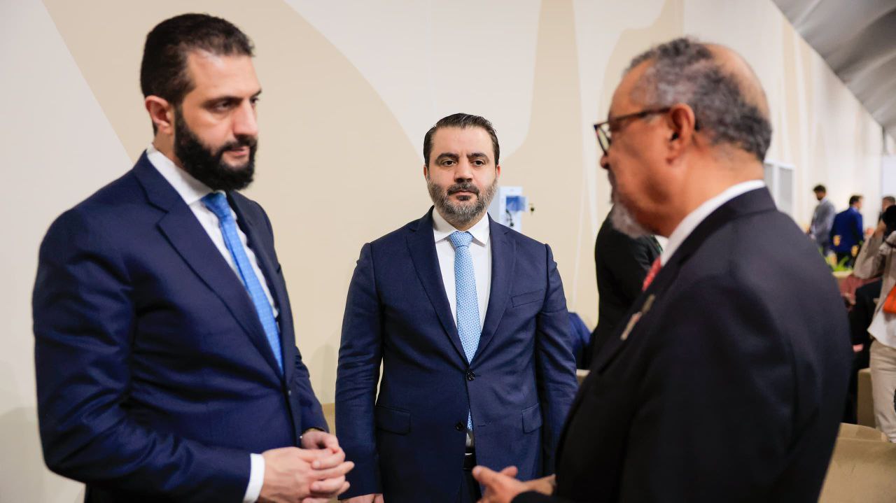 السيد الرئيس أحمد الشرع يلتقي المدير العام لمنظمة الصحة العالمية الدكتور تيدروس أدهانوم، وذلك بحضور وزير الخارجية والمغتربين السيد أسعد حسن الشيباني