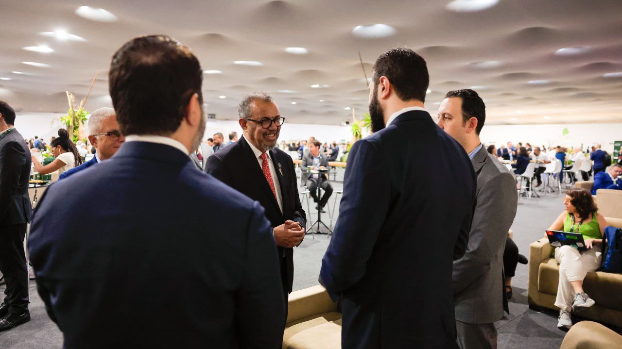 السيد الرئيس أحمد الشرع يلتقي المدير العام لمنظمة الصحة العالمية الدكتور تيدروس أدهانوم، وذلك بحضور وزير الخارجية والمغتربين السيد أسعد حسن الشيباني