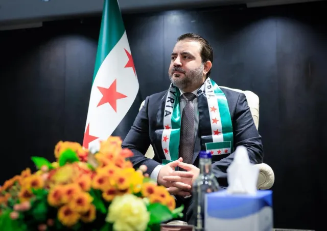 Foreign Minister and Expatriates  al-Shaibani Meets with  Number of Members of The Syrian Community in The United Kingdom in London
