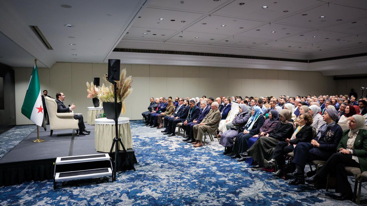 Foreign Minister and Expatriates  al-Shaibani Meets with  Number of Members of The Syrian Community in The United Kingdom in London