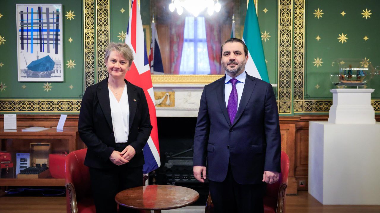 وزير الخارجية والمغتربين السيد أسعد حسن الشيباني يلتقي وزيرة الخارجية البريطانية السيدة إيفيت كوبر في العاصمة لندن