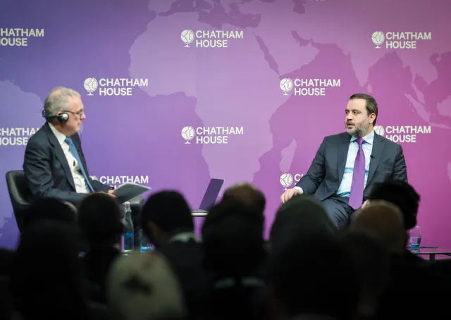 وزير الخارجية والمغتربين السيد أسعد حسن الشيباني يشارك في فعالية حوارية نظمها المعهد الملكي للشؤون الدولية "تشاتم هاوس" في العاصمة البريطانية لندن