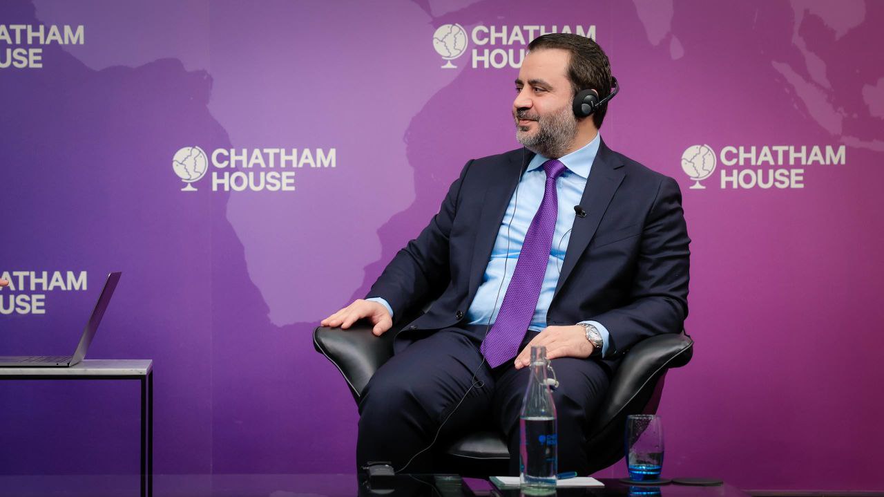 وزير الخارجية والمغتربين السيد أسعد حسن الشيباني يشارك في فعالية حوارية نظمها المعهد الملكي للشؤون الدولية "تشاتم هاوس" في العاصمة البريطانية لندن