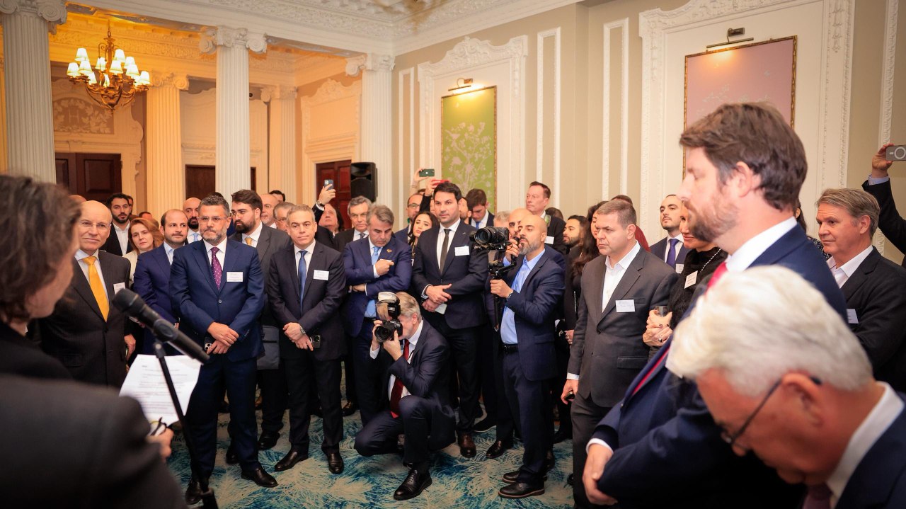 وزير الخارجية والمغتربين السيد أسعد حسن الشيباني يشارك في فعاليات إطلاق المجلس السوري-البريطاني للأعمال في العاصمة البريطانية لندن.