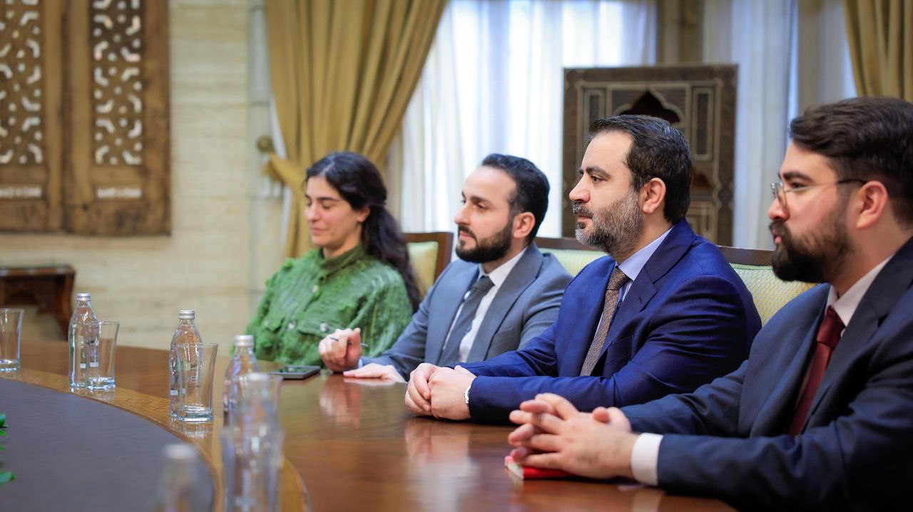 وزير الخارجية والمغتربين السيد أسعد حسن الشيباني يستقبل في العاصمة دمشق المستشارة السياسية للرئيس الفرنسي إيمانويل ماكرون السيدة آن كلير لو جاندر