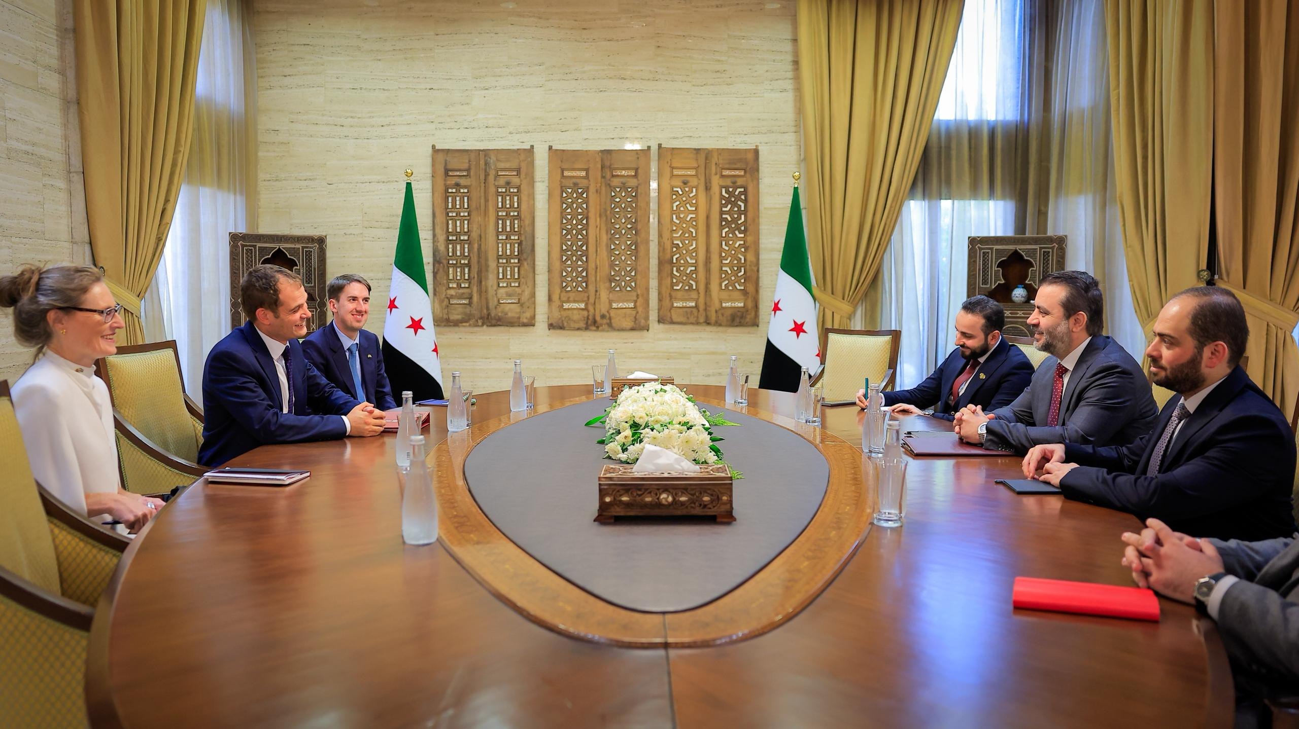 Foreign Minister Meets UK Official to Discuss Bilateral Relations