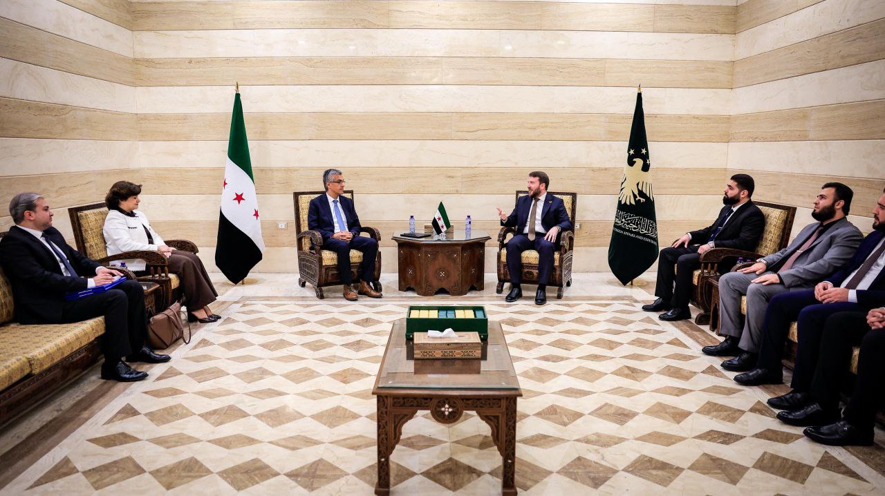 وزارة الخارجية والمغتربين توقّع مذكرة تفاهم مع برنامج الأمم المتحدة الإنمائي لتعزيز قدرات المعهد الدبلوماسي