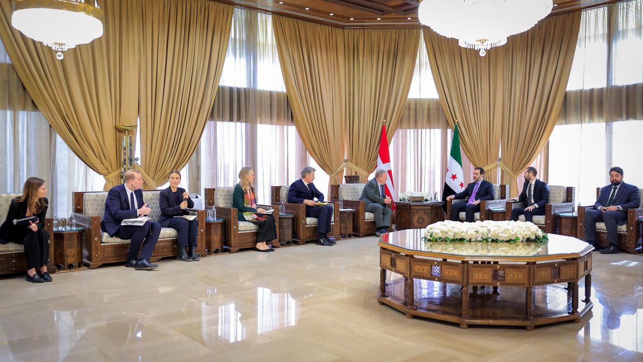 وزير الخارجية والمغتربين السيد أسعد حسن الشيباني يستقبل نظيره الدنماركي السيد لارس لوك راسموسن والوفد المرافق له في العاصمة دمشق
