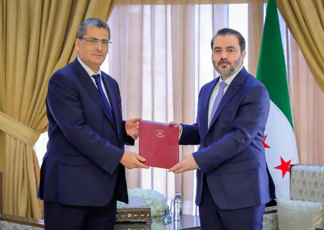 وزير الخارجية والمغتربين السيد أسعد حسن الشيباني يستقبل في العاصمة دمشق السفير اللبناني السيد هنري قسطون