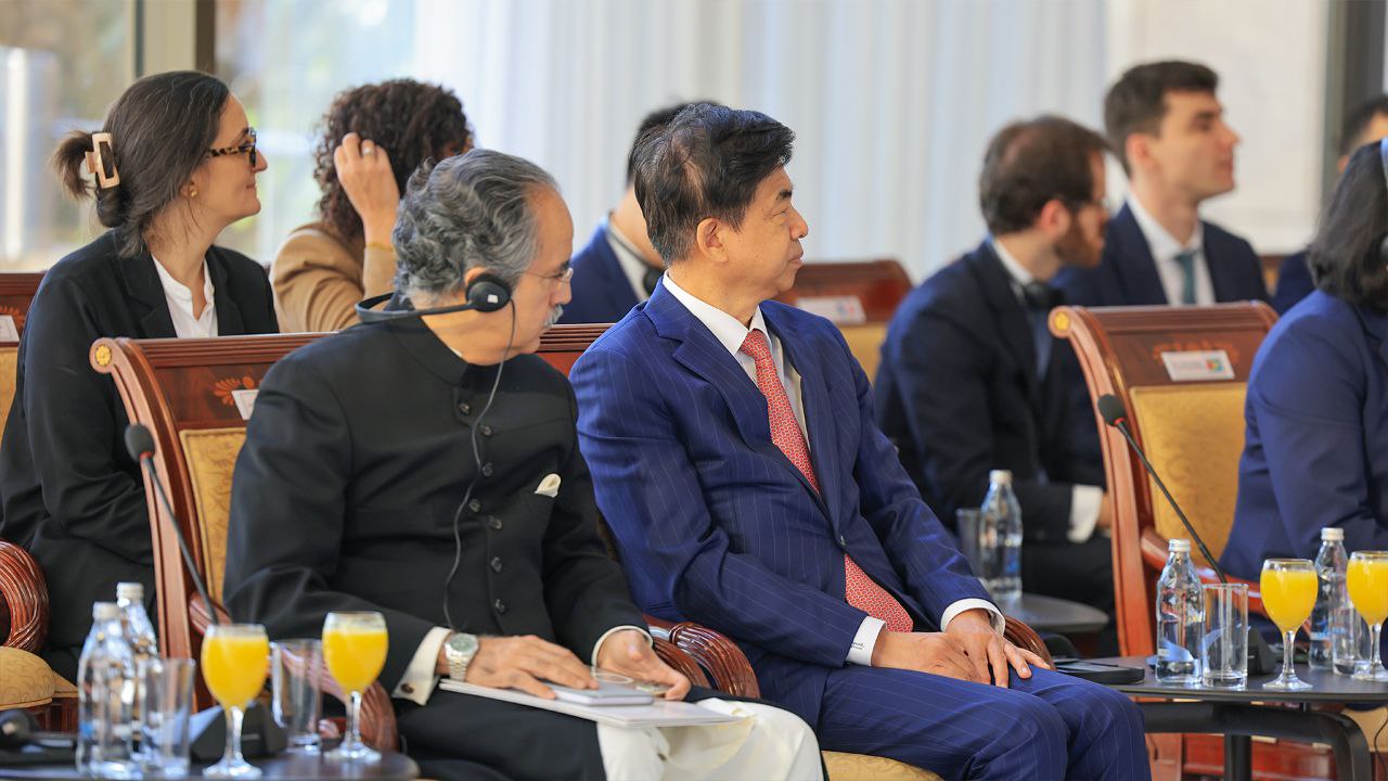 استقبل فخامة السيد الرئيس أحمد الشرع في العاصمة دمشق وفدًا رفيع المستوى يضم جميع ممثلي أعضاء مجلس الأمن في الأمم المتحدة