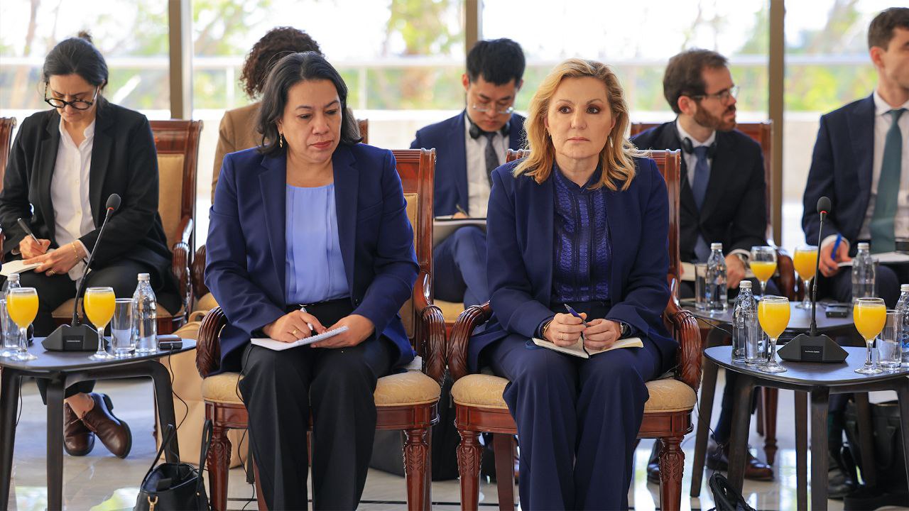 استقبل فخامة السيد الرئيس أحمد الشرع في العاصمة دمشق وفدًا رفيع المستوى يضم جميع ممثلي أعضاء مجلس الأمن في الأمم المتحدة