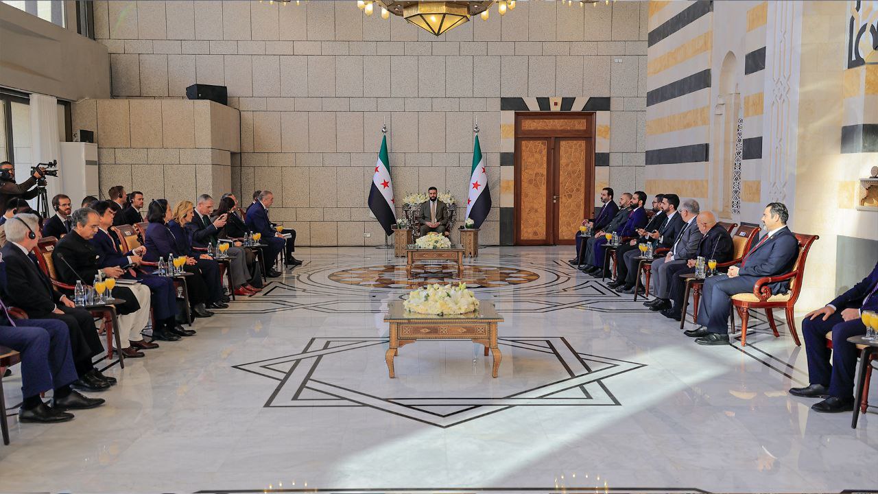 استقبل فخامة السيد الرئيس أحمد الشرع في العاصمة دمشق وفدًا رفيع المستوى يضم جميع ممثلي أعضاء مجلس الأمن في الأمم المتحدة