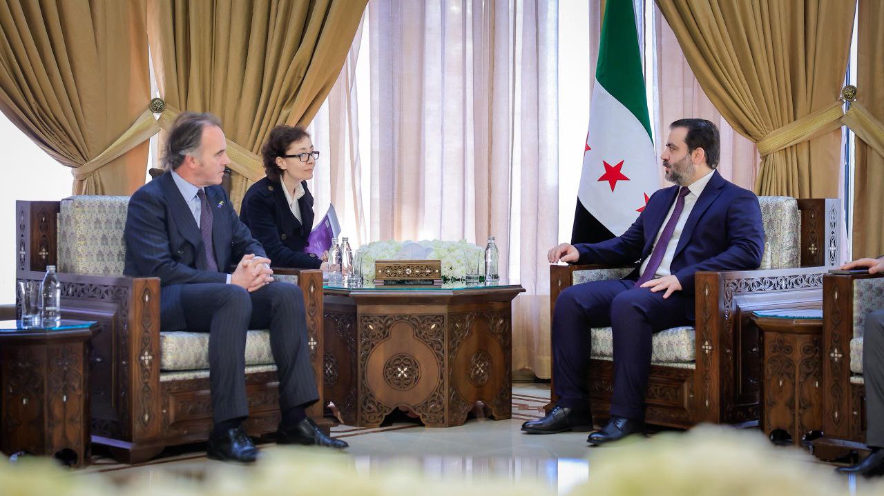 استقبل وزير الخارجية والمغتربين السيد أسعد حسن الشيباني في العاصمة دمشق رئيس وفد وحدة مكافحة الإرهاب التابعة للاتحاد الأوروبي السيد بارتجان وجتر