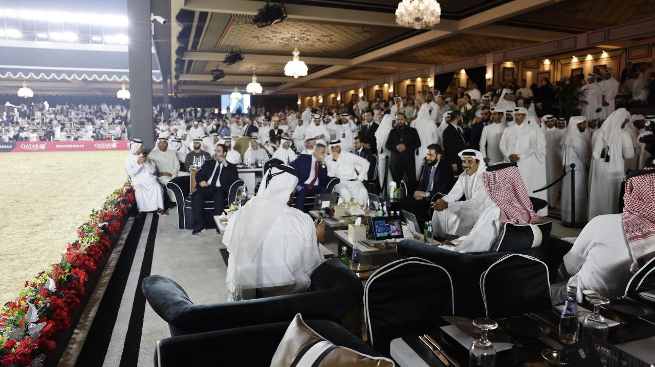 فخامة السيد الرئيس أحمد الشرع ووزير الخارجية والمغتربين السيد أسعد حسن الشيباني يحضران برفقة صاحب السمو الشيخ تميم بن حمد آل ثاني أمير دولة قطر بطولة العالم للخيل العربية (السوبريم) المقامة في العاصمة القطرية الدوحة