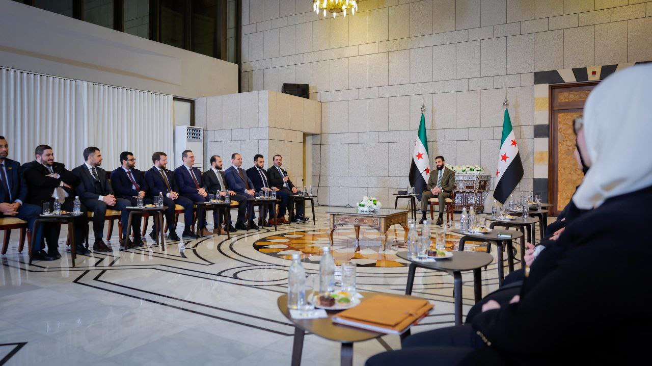 استقبل فخامة السيد الرئيس أحمد الشرع وزير الخارجية والمغتربين السيد أسعد حسن الشيباني وفريق وزارة الخارجية والمغتربين