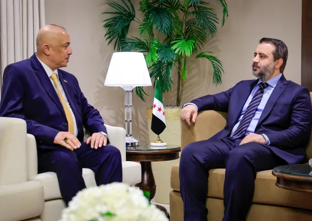 Minister Al-Shaibani Receives Iraqi Chargé d’affaires in Damascus