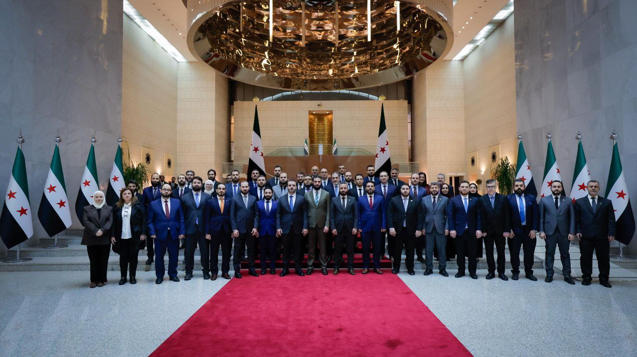 استقبل فخامة السيد الرئيس أحمد الشرع وزير الخارجية والمغتربين السيد أسعد حسن الشيباني وفريق وزارة الخارجية والمغتربين