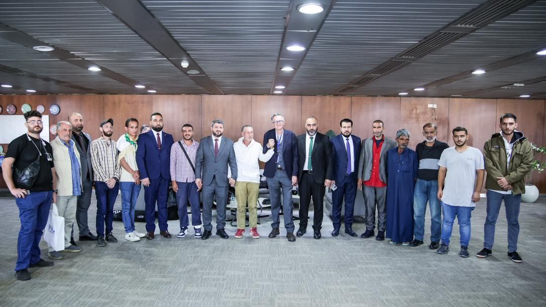 بالتنسيق بين وزارة الخارجية والمغتربين ومنظمة الهجرة الدولية (IOM) وصلت إلى مطار دمشق الدولي أول دفعة من السوريين القادمين من جمهورية السودان