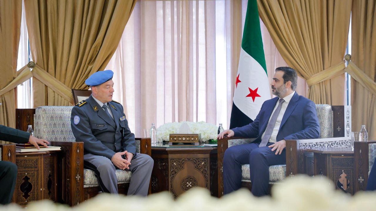 استقبل وزير الخارجية والمغتربين السيد أسعد حسن الشيباني اليوم الاثنين في العاصمة دمشق اللواء باتريك غوشات رئيس بعثة قوات مراقبة الهدنة في الشرق الأوسط