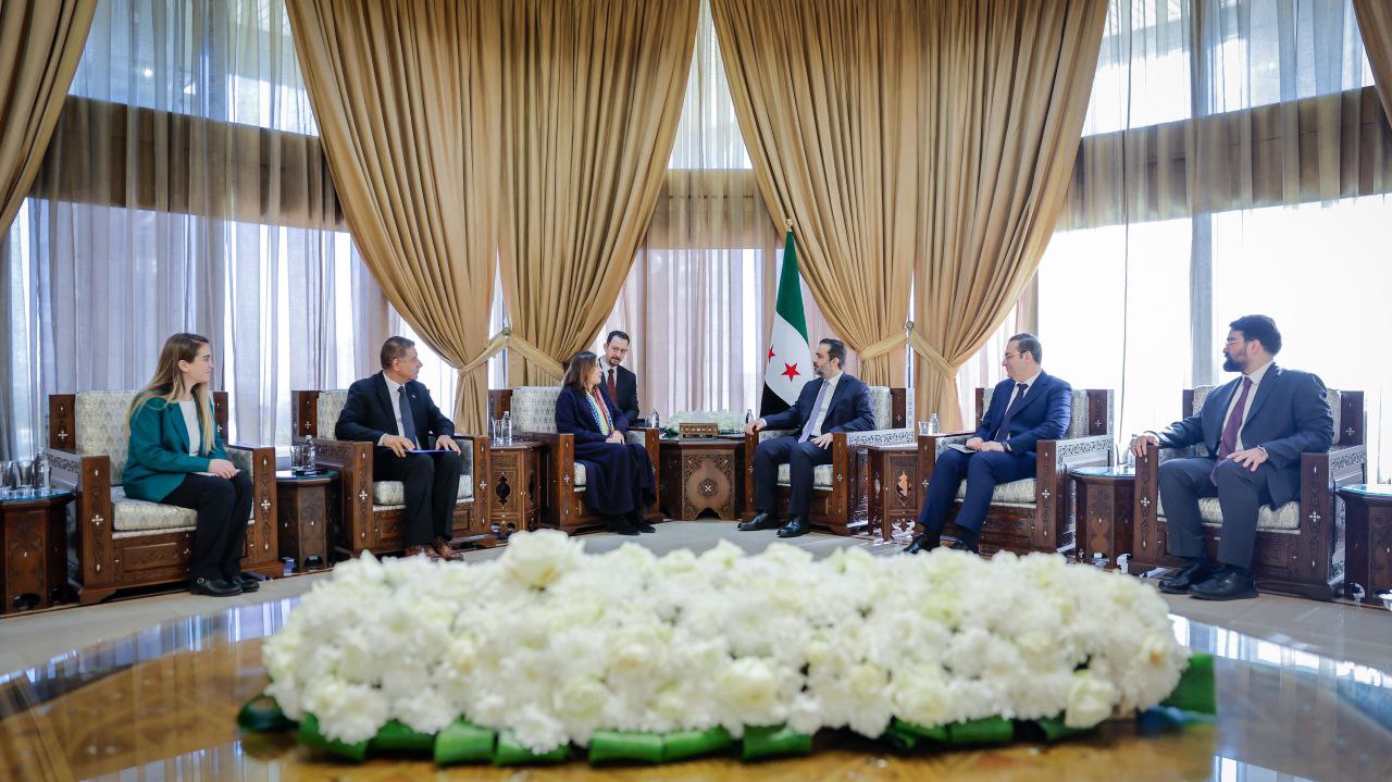 استقبل وزير الخارجية والمغتربين السيد أسعد حسن الشيباني، في العاصمة دمشق، السيدة ناتالي فوستييه، المنسقة الإنسانية المقيمة للأمم المتحدة في سوريا