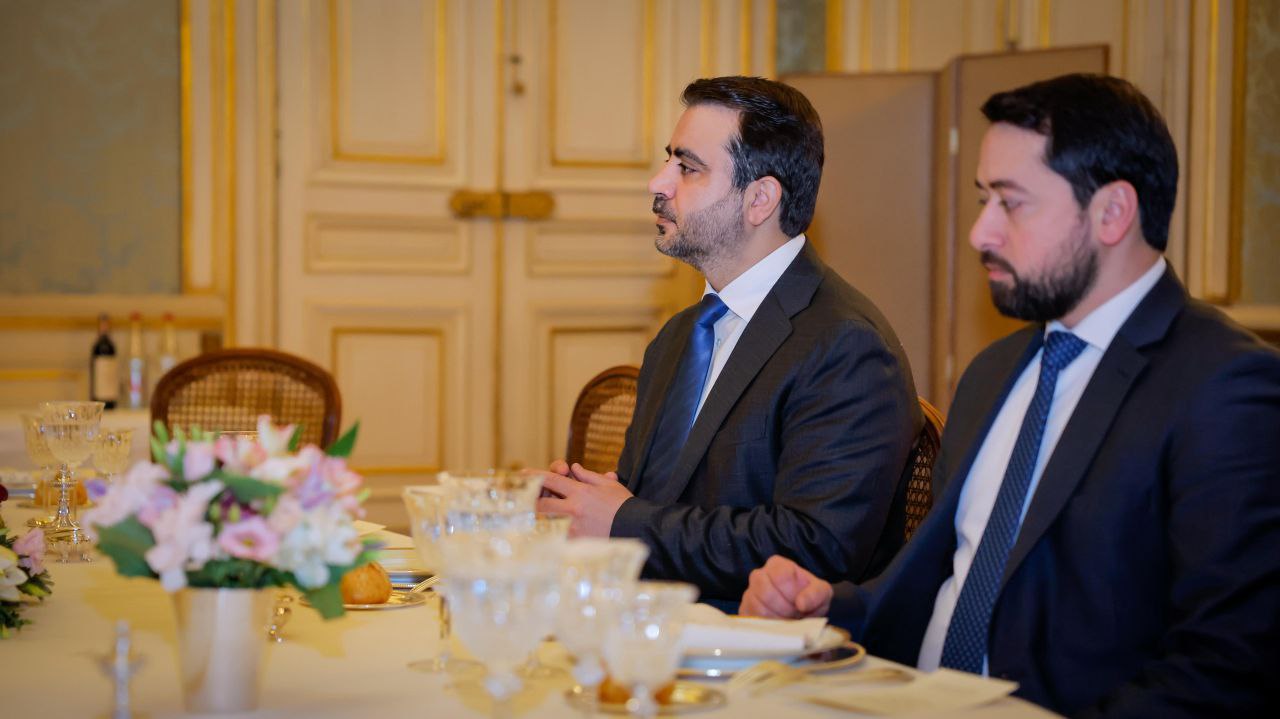 التقى وزير الخارجية والمغتربين، السيد أسعد حسن الشيباني، نظيره الفرنسي السيد جان نويل بارو في العاصمة الفرنسية باريس